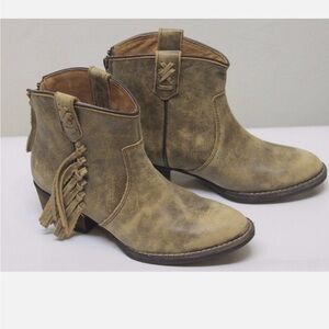 Very Volatile Women’s Cowboy ankle boots brown distressed with tassel, 8.5